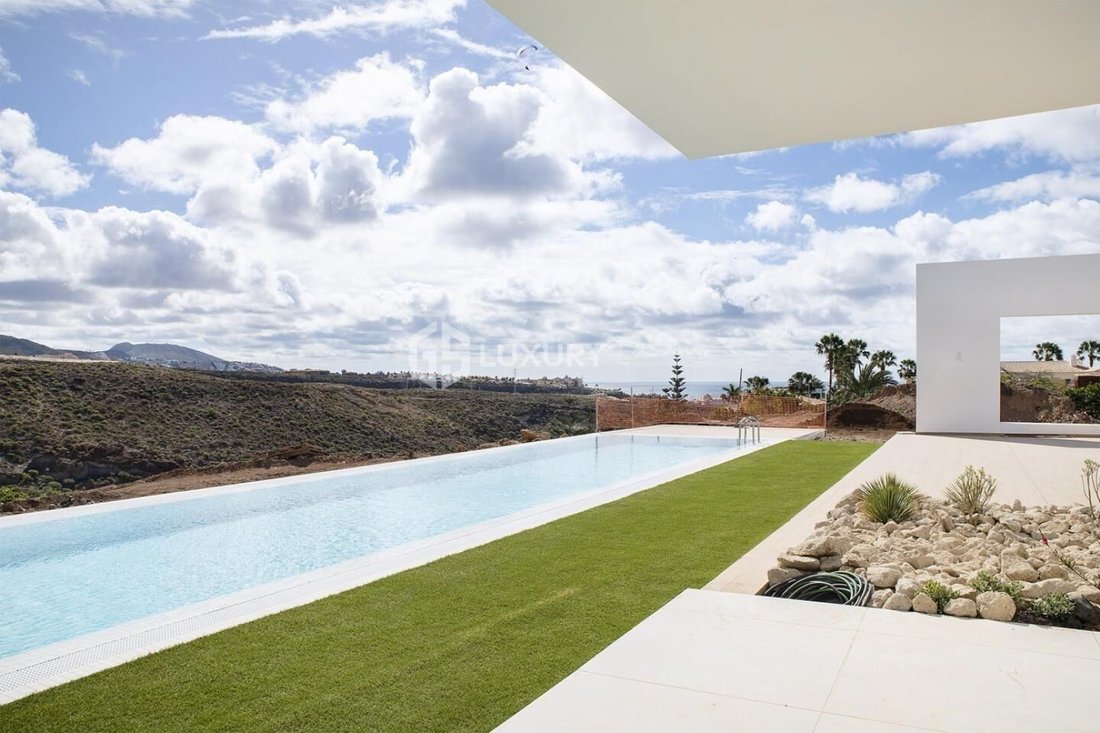 House in La Caleta, Adeje, Canary Islands 2 - 18411220