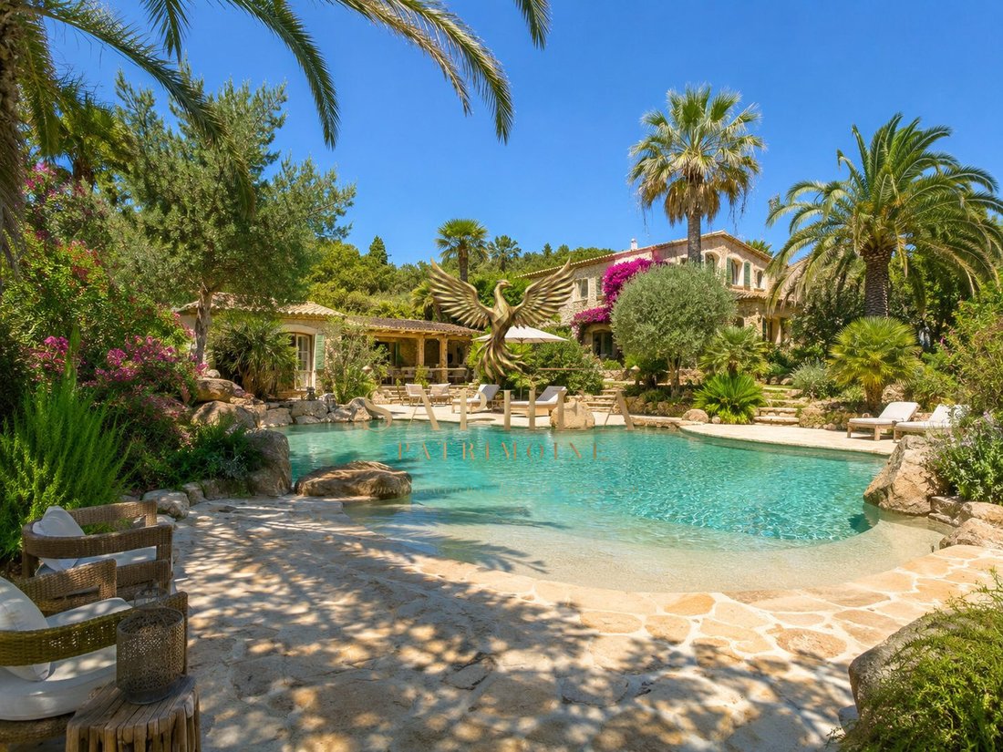 House in La Cadiere-d'Azur, Provence-Alpes-Côte d'Azur, France 1 - 18410601