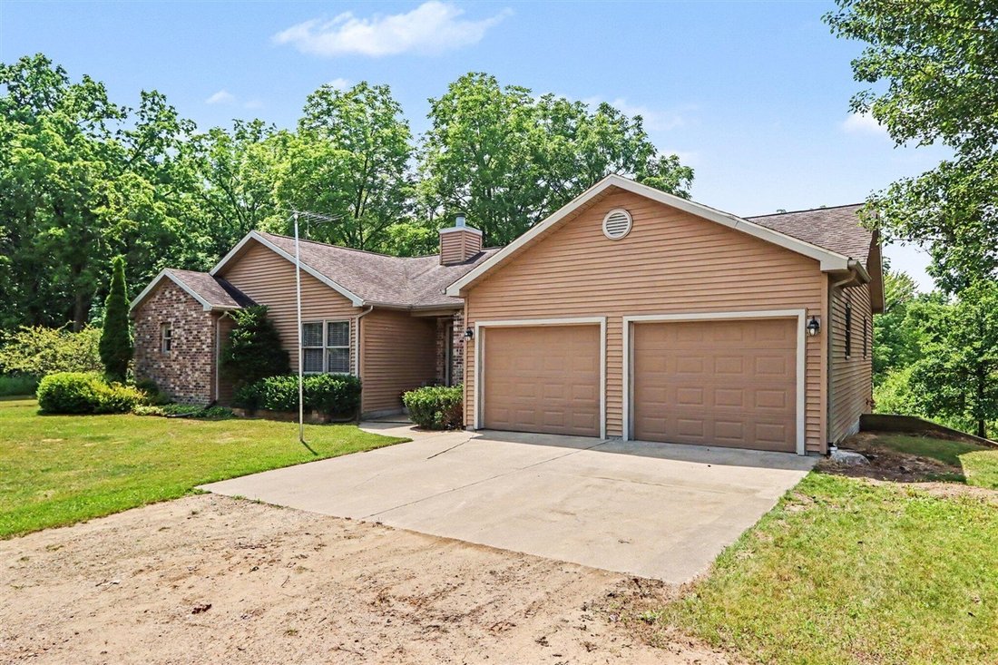 House in Grand Junction, Michigan, United States 2 - 18407938
