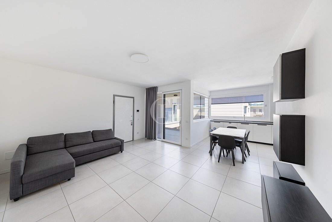 Apartment in Historic Center, Desenzano del Garda, Lombardy 2 - 18411759