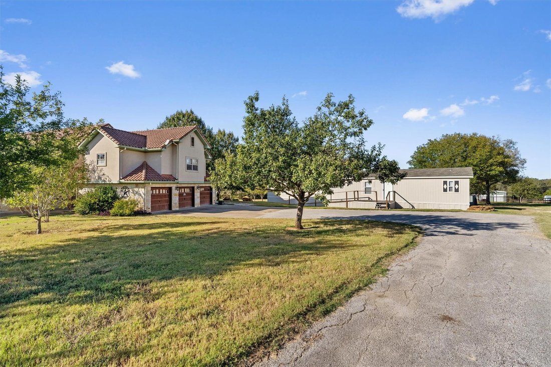 House in Elgin, Texas, United States 3 - 18408089