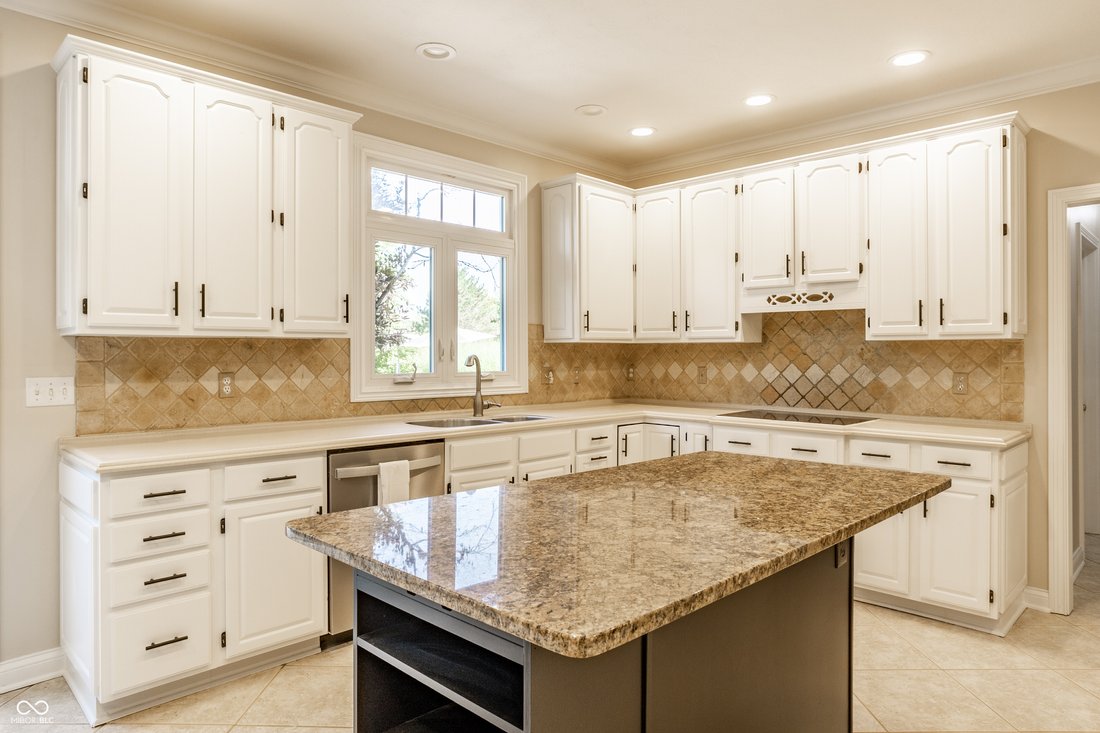 House in Carmel, Indiana, United States 4 - 18414439