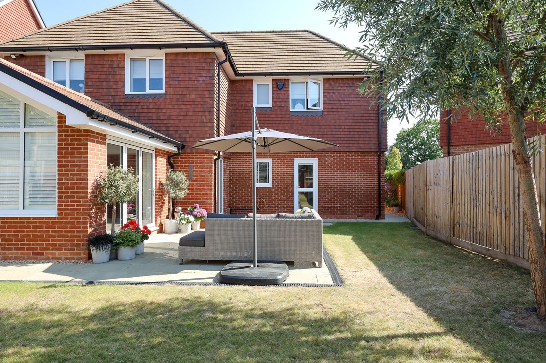 House in Burgess Hill, England 2 - 16958630