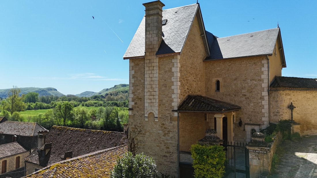 Villa in Vezac, Nouvelle-Aquitaine, France 4 - 18405257