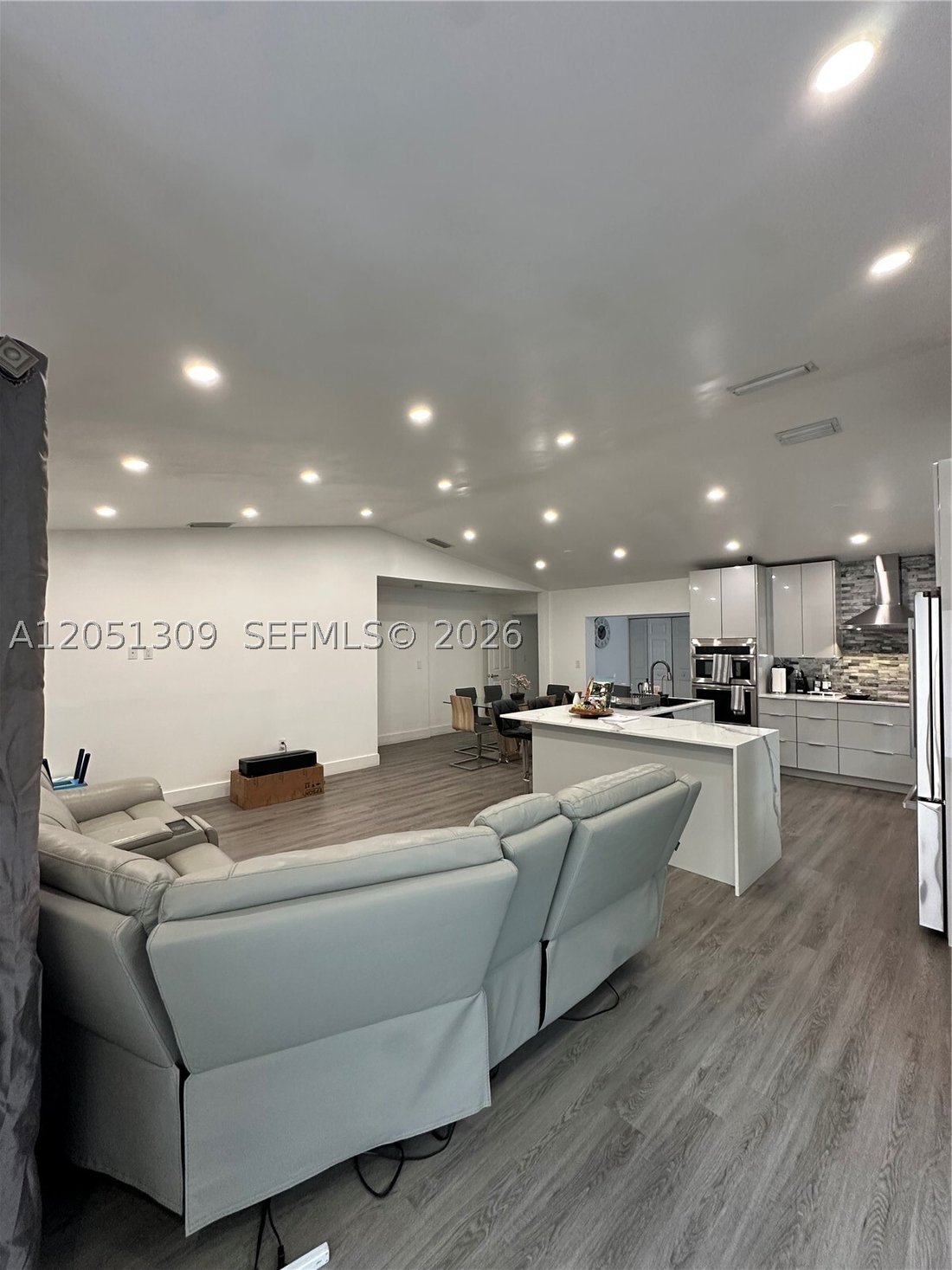 House in Miami, Florida, United States 5 - 18407458