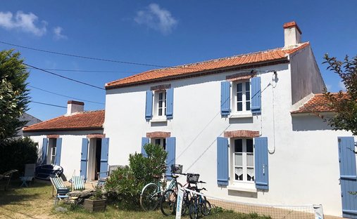 Villa in La Gueriniere, Pays de la Loire, France 1