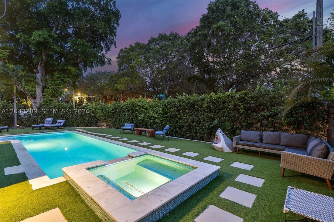 House in Miami, Florida, United States 4 - 18414829