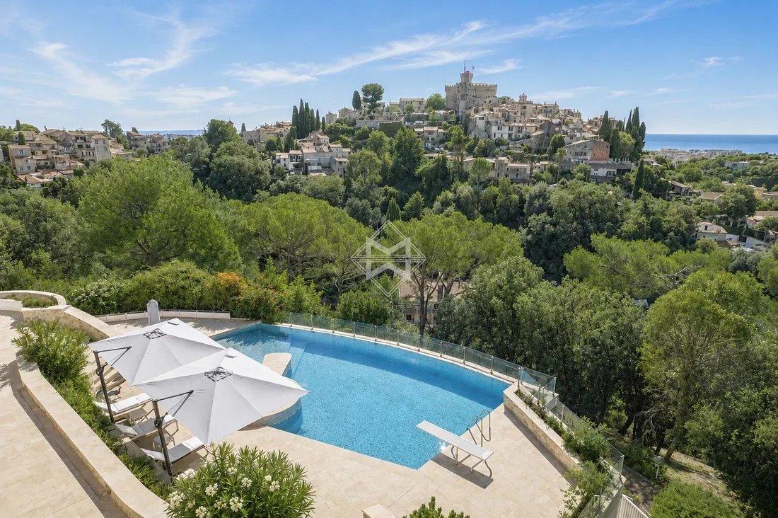 Villa in Collettes Bréguières-Les Vaux, Cagnes-sur-Mer, France 1 - 14741681