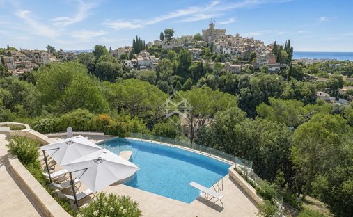 Villa in Collettes Bréguières-Les Vaux, Cagnes-sur-Mer, France 1