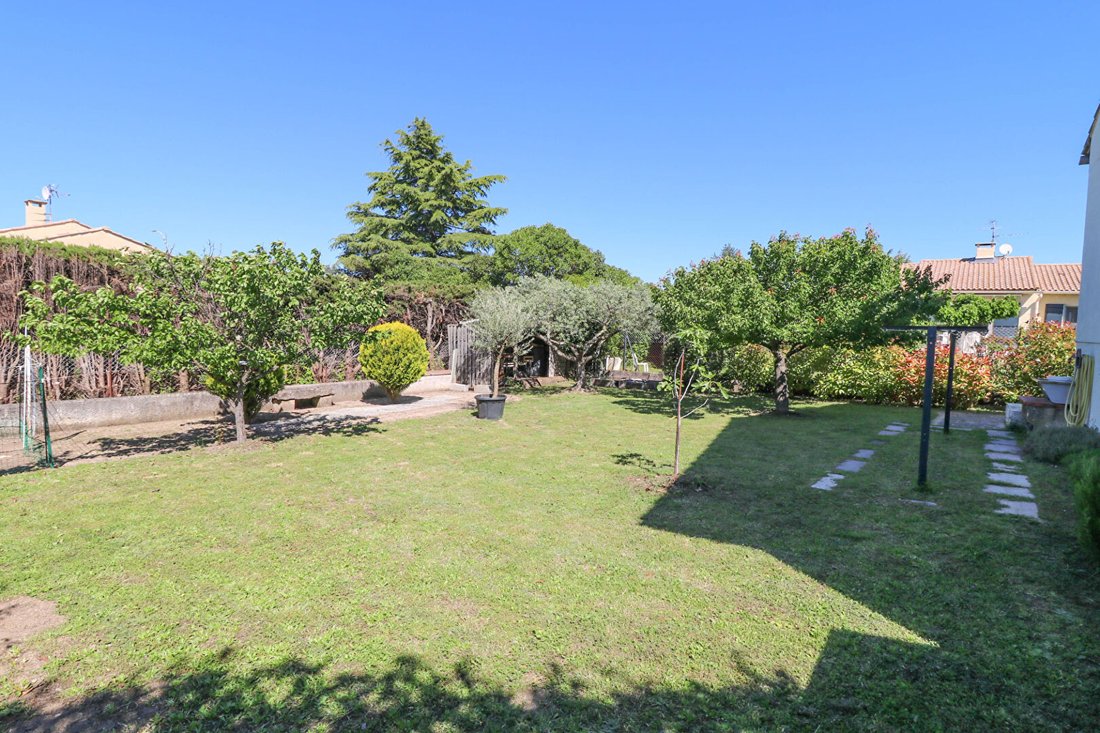 Villa in Uzès, Occitania, France 2 - 18405491