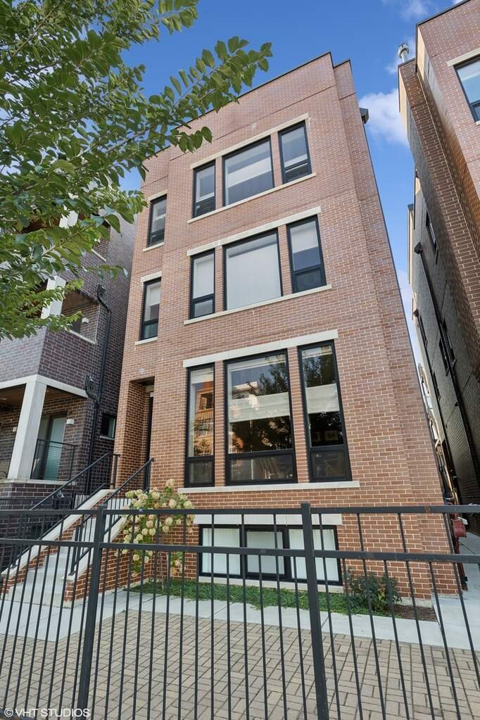 House in Chicago, Illinois, United States 1 - 18410675