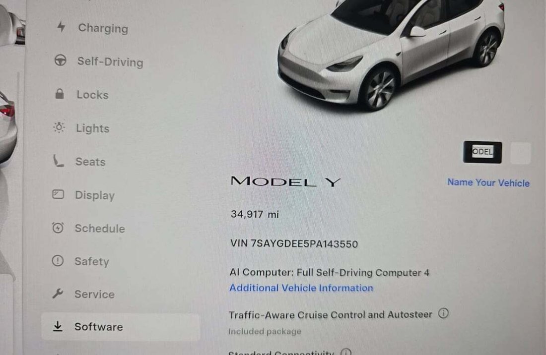 Suv in Newport Beach, CA, United States 2 - 18412276