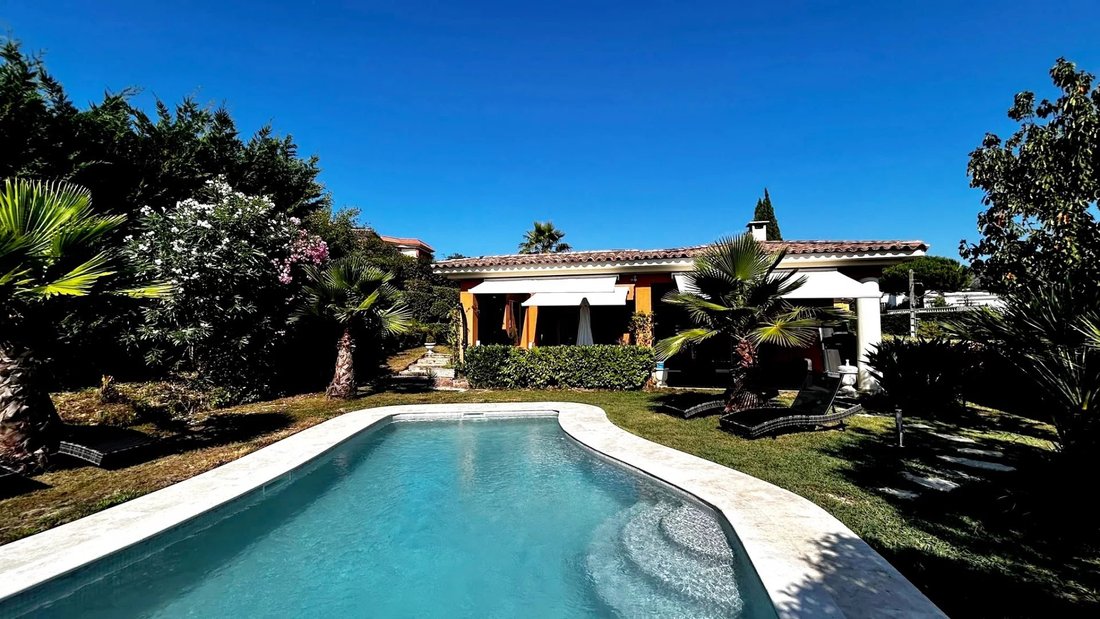 Villa in Les Termes, Mandelieu-la-Napoule, France 1 - 13745245