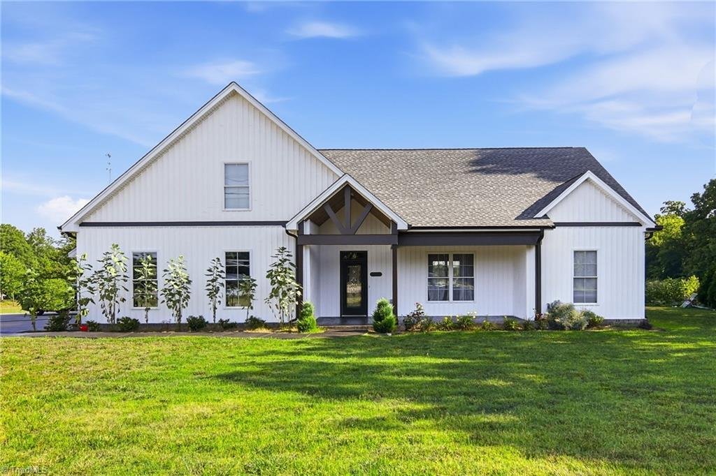 House in Yadkinville, North Carolina, United States 1 - 18414510
