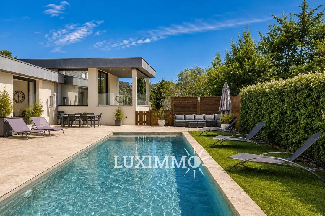 Villa in Mougins, Provence-Alpes-Côte d'Azur, France 1 - 14466371