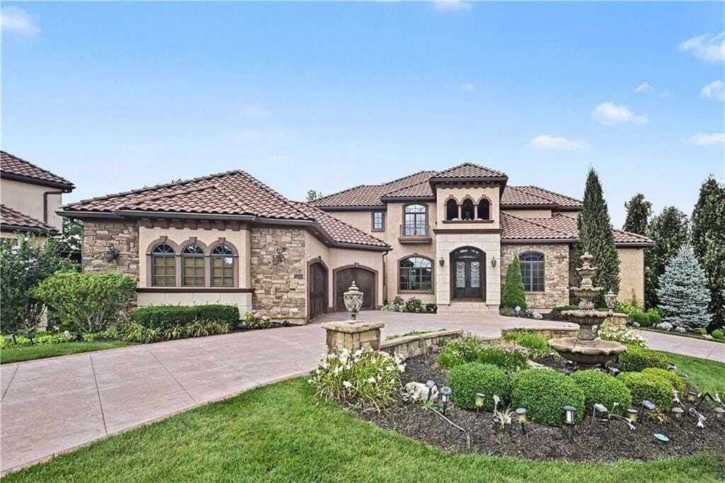 House in Overland Park, Kansas, United States 1 - 18410460