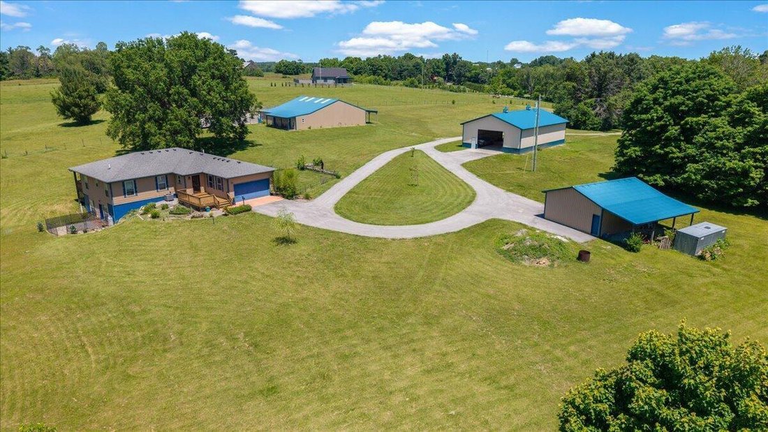 House in Stamping Ground, Kentucky, United States 1 - 18408945