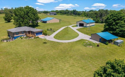 House in Stamping Ground, Kentucky, United States 1