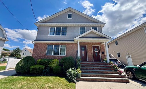 Mineola, New York, United States 1