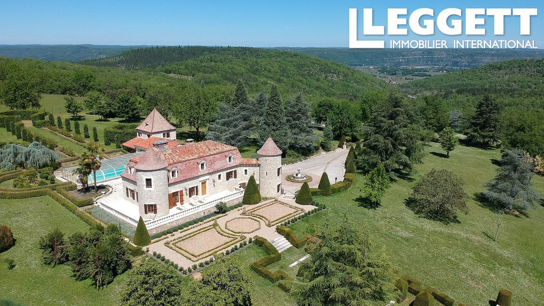 Castle in Saint-Vincent-Rive-d'Olt, Occitania, France 1 - 18404603