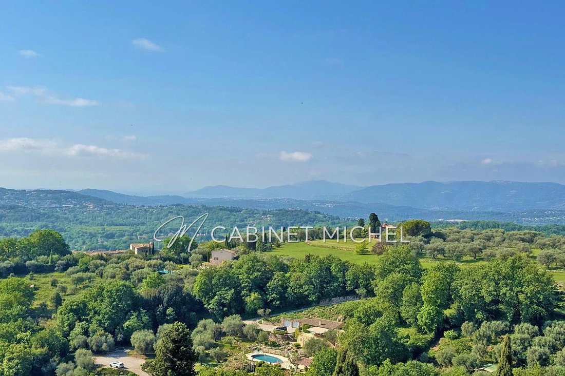 Villa in Châteauneuf-Grasse, Provence-Alpes-Côte d'Azur, France 1 - 18403974