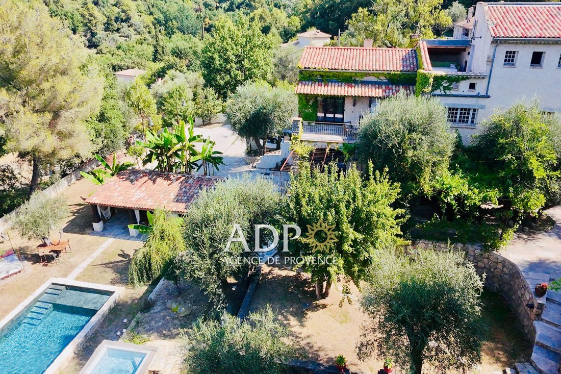 Villa in Grasse, Provence-Alpes-Côte d'Azur, France 2 - 18416570