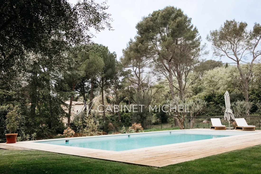 Villa in Nord, Roquefort-les-Pins, France 2 - 18404077