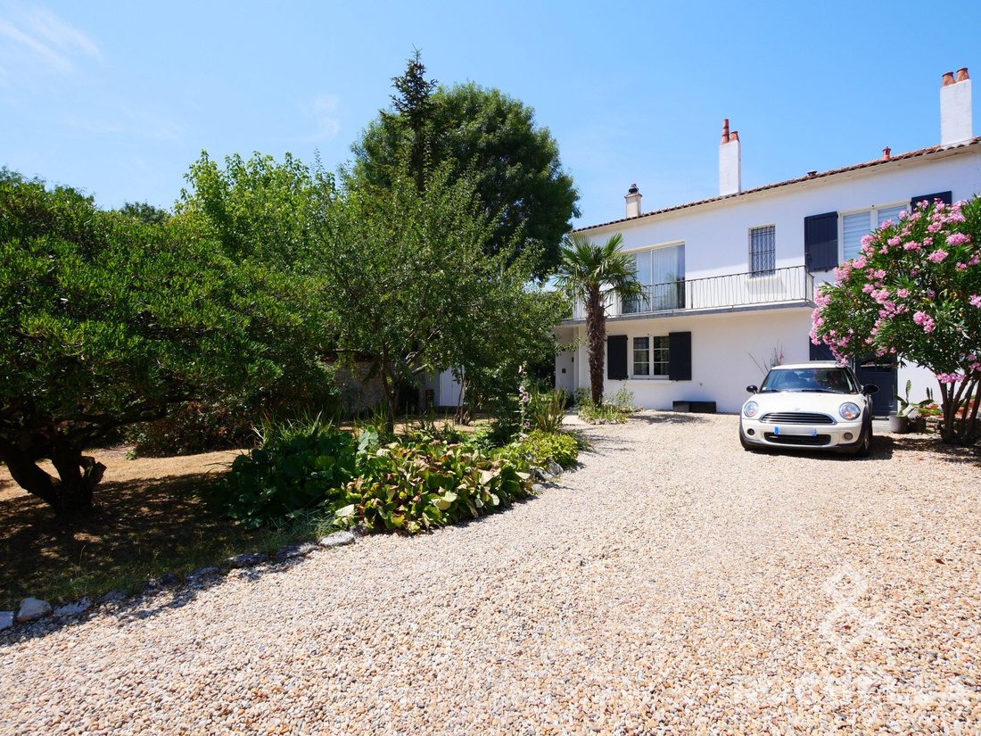 House in Périgny, Nouvelle-Aquitaine, France 2 - 18415894
