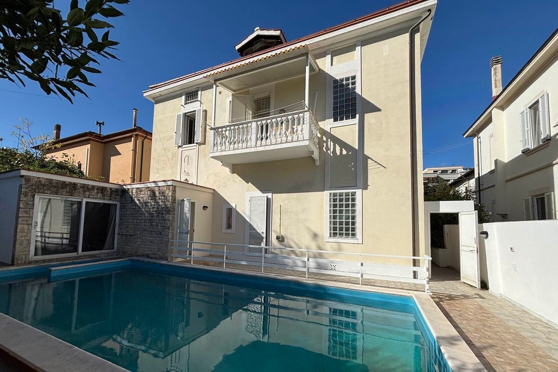 Villa in Goito, Livorno, Tuscany 1 - 18242236