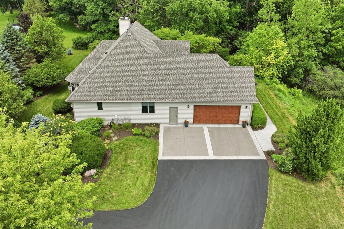 House in Delafield, Wisconsin, United States 3 - 18411583