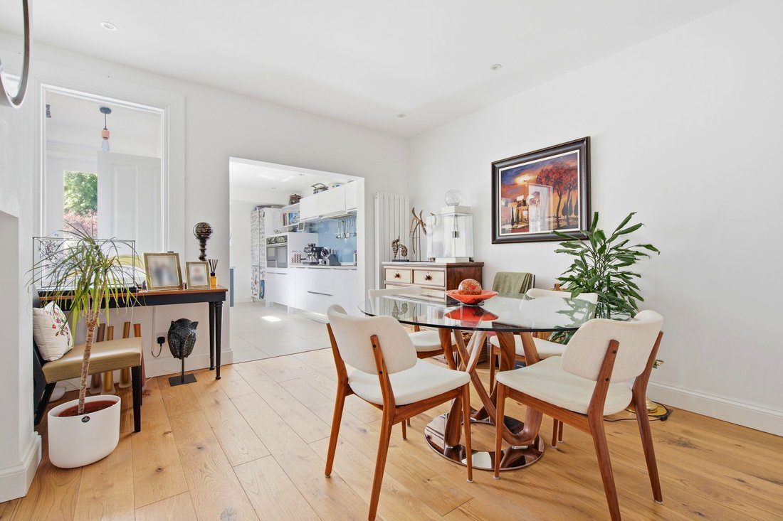 House in Sunninghill, England 3 - 18413309