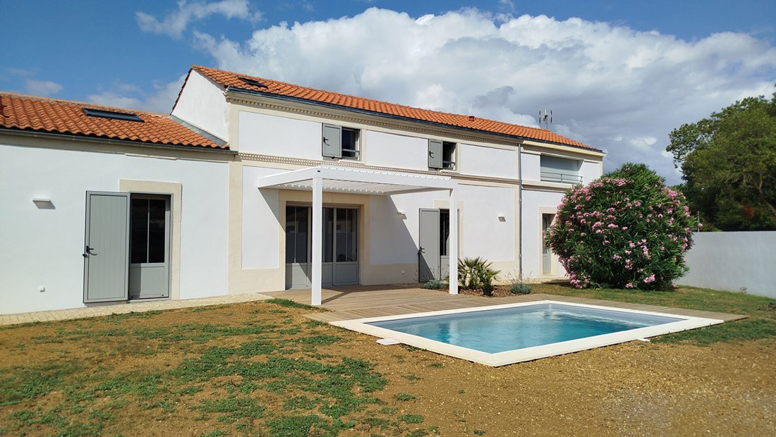 Villa in Saint-Laurent-de-la-Pree, Nouvelle-Aquitaine, France 2 - 18405937