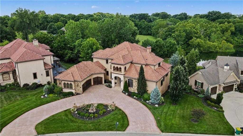 House in Overland Park, Kansas, United States 3 - 18410460