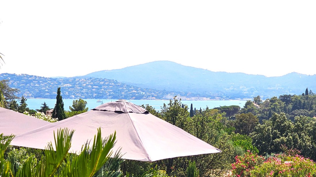 Villa in Grimaud, Provence-Alpes-Côte d'Azur, France 1 - 18405714