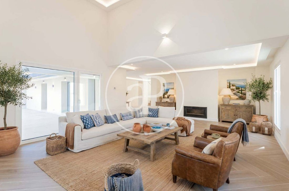 Villa in San Sebastián de los Reyes, Comunidad de Madrid, Spain 5 - 18305076