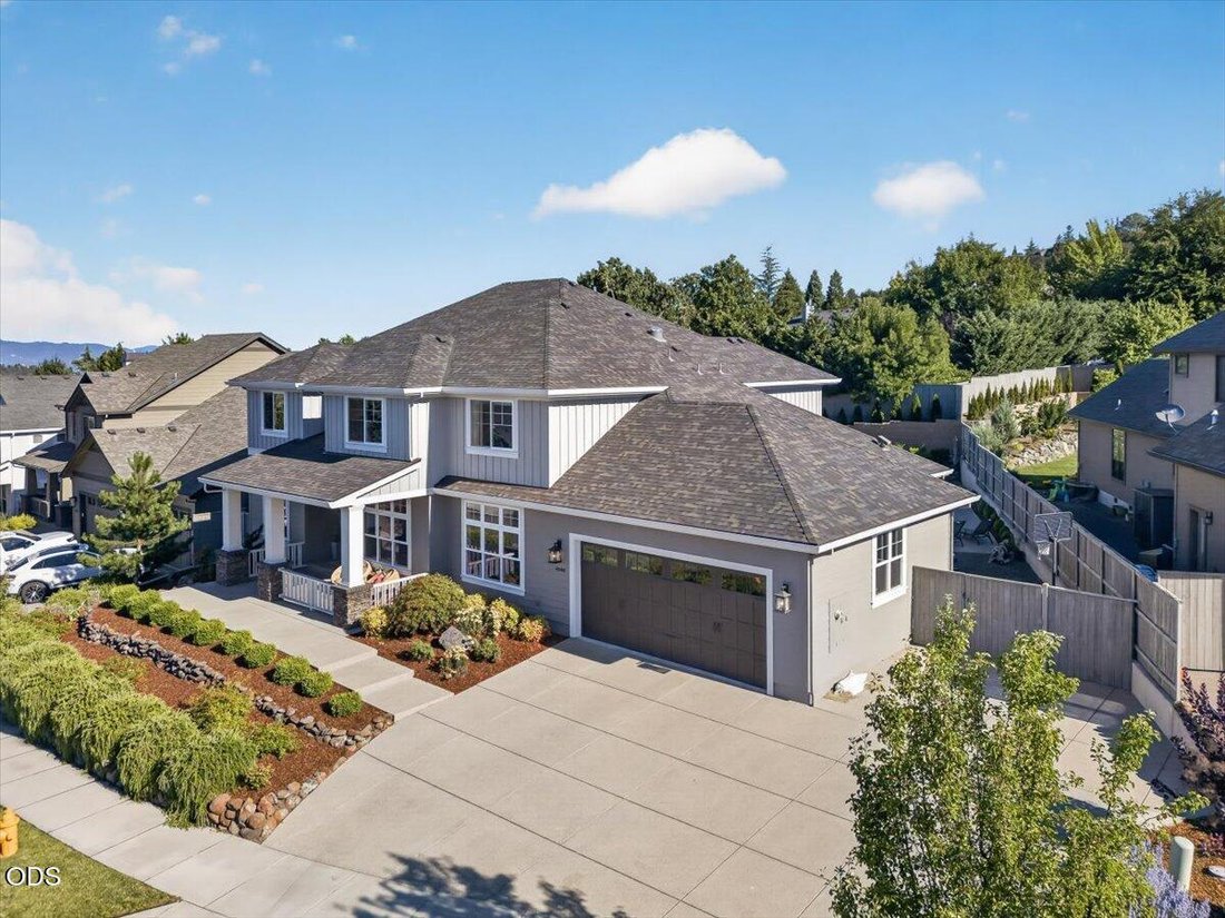 House in Medford, Oregon, United States 2 - 18416072