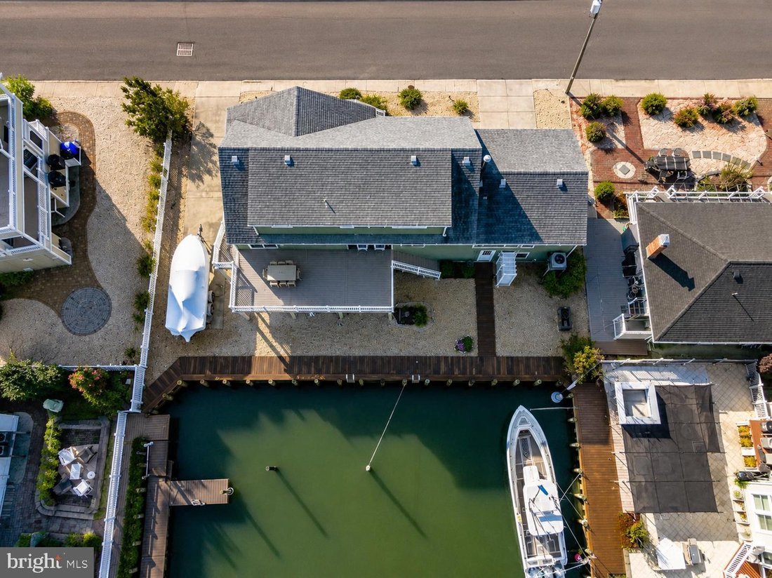 House in Ship Bottom, New Jersey, United States 5 - 18404299