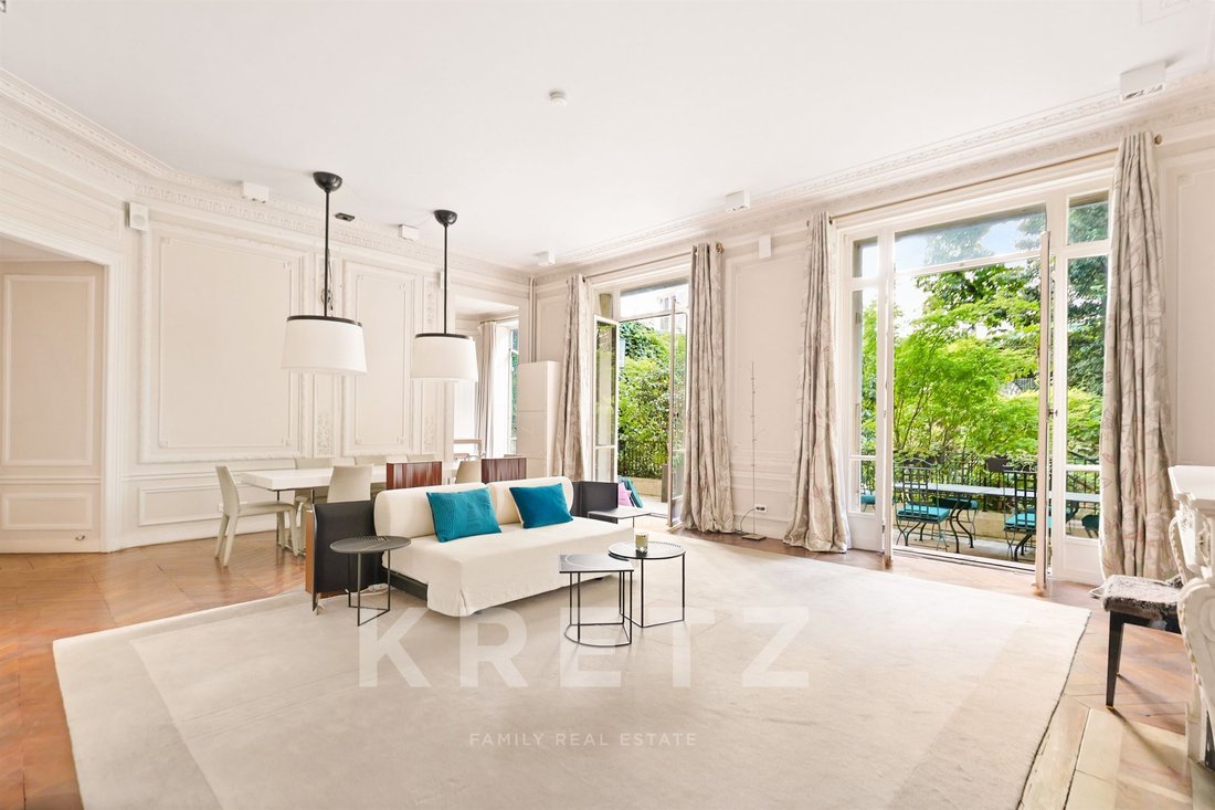 Apartment in Saint Philippe du Roule, Paris 8e Arrondissement, Paris 5 - 18404732