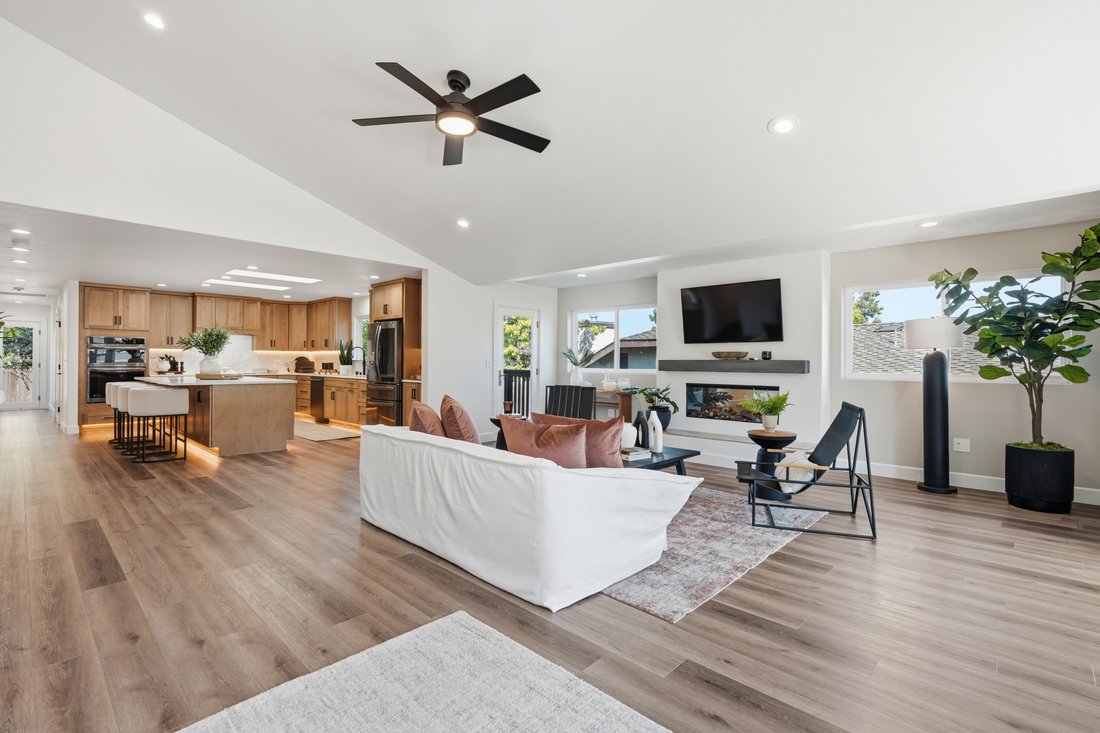 San Luis Obispo, California, United States 2 - 18411830