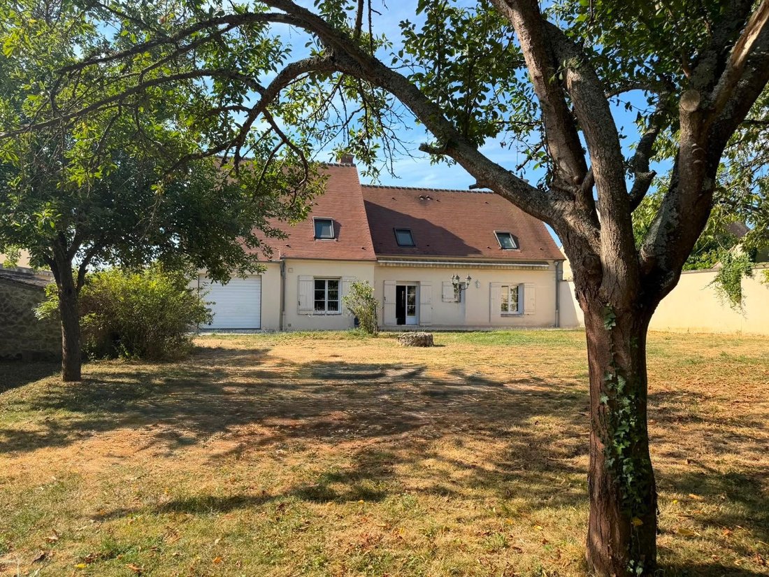 House in Senlis, Hauts-de-France, France 2 - 18413791