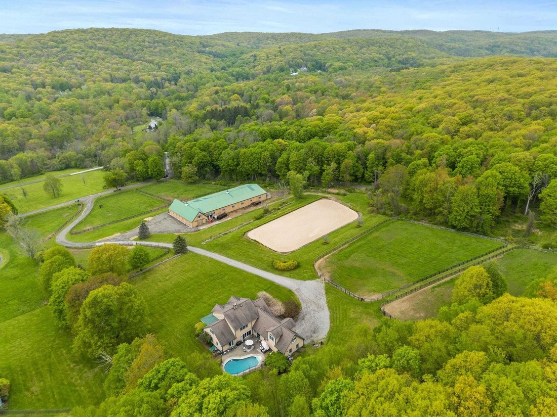 House in Holmes, New York, United States 4 - 18043211