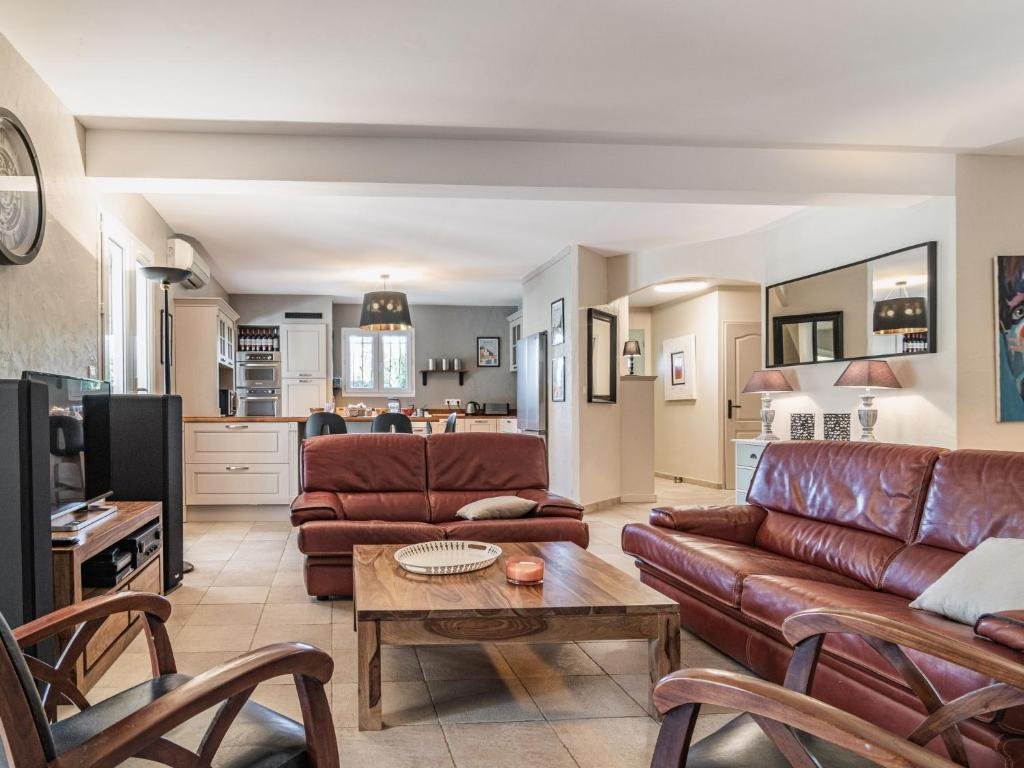 Villa in Carcès, Provence-Alpes-Côte d'Azur, France 2 - 18405273