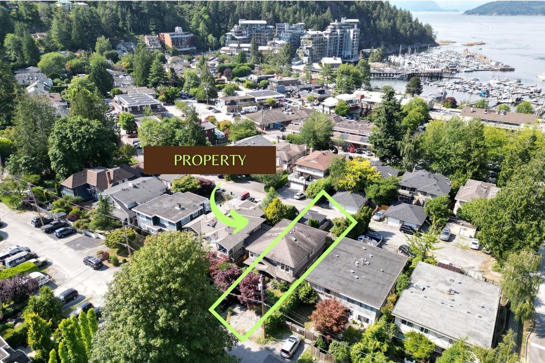House in West Vancouver, British Columbia, Canada 2 - 18410550