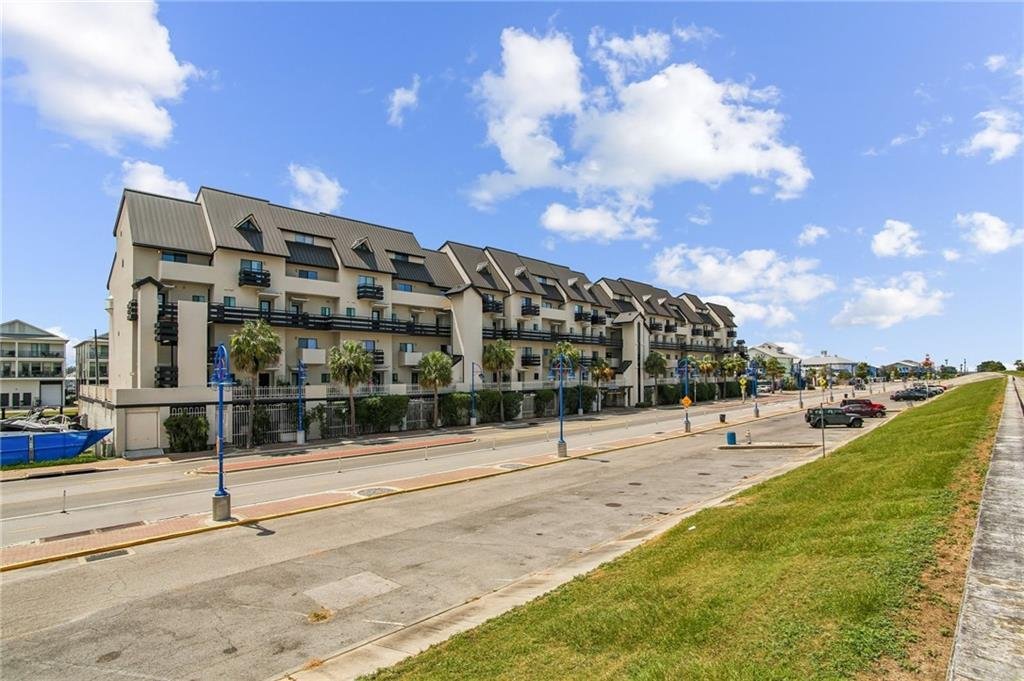 Condo in New Orleans, Louisiana, United States 1 - 18407318