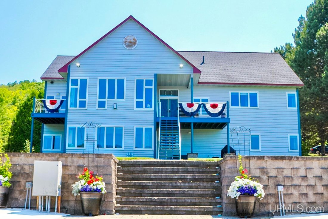 House in Houghton, Michigan, United States 4 - 18407954