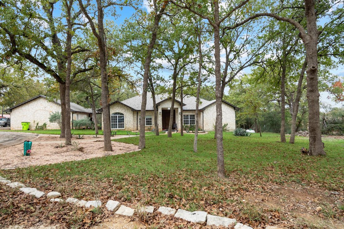 House in Elgin, Texas, United States 3 - 18408077