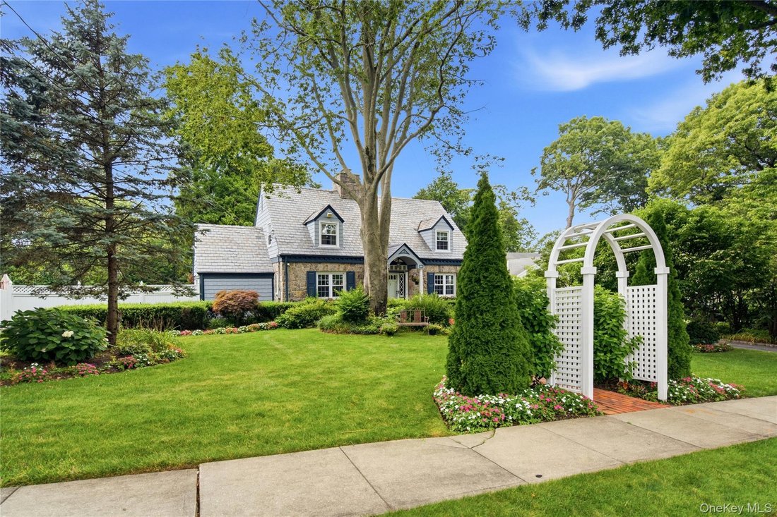House in Cold Spring Harbor, New York, United States 2 - 18404849