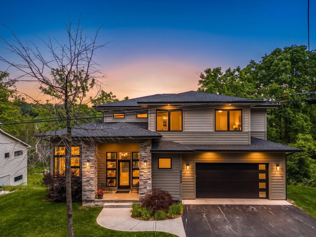 House in Garfield Township, Michigan, United States 1 - 18402937