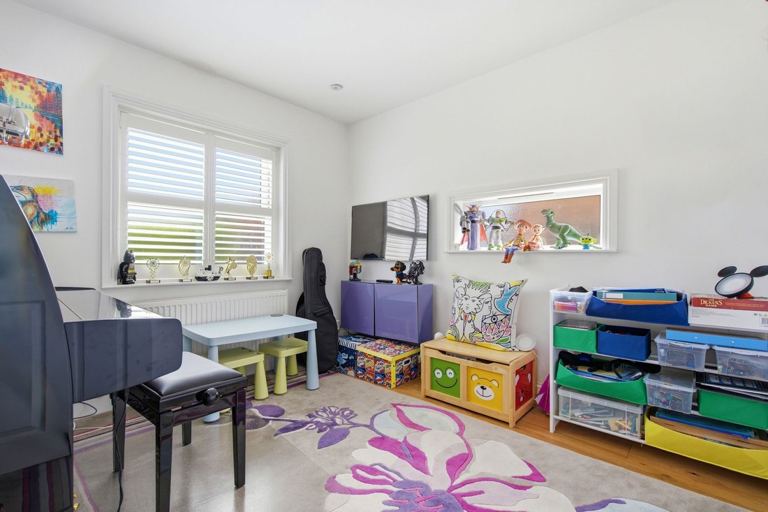 House in Sunninghill, England 5 - 18413309