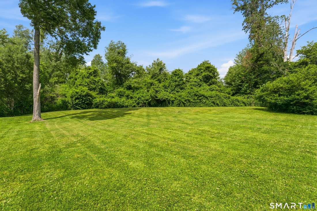 Brookfield, Connecticut, United States 3 - 18406638